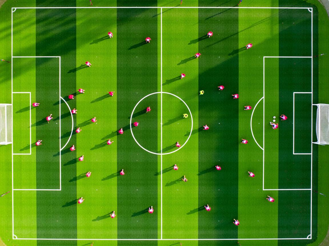 九游官网入口下载-五大联赛是否增加中路与边路双通道推进配合练习，五大联赛各联赛打法特点  第2张